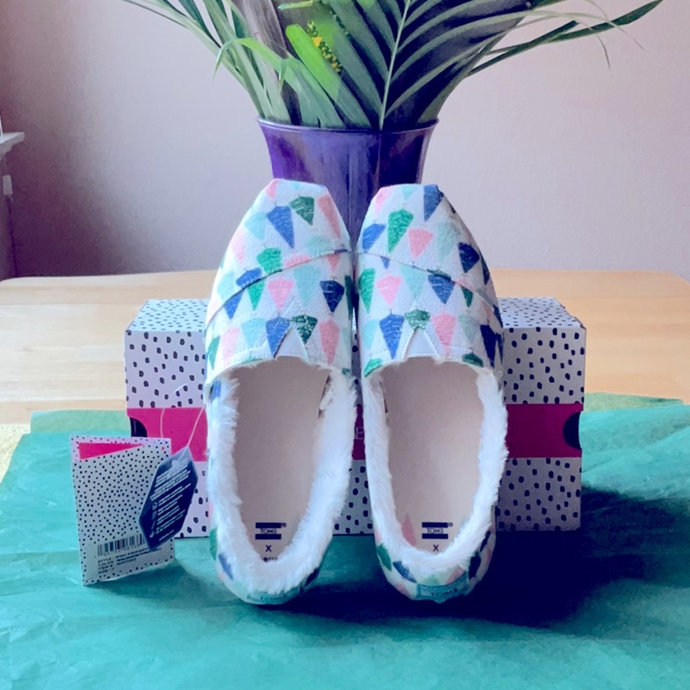 🌲 TOMS X PAPER SOURCE SHOES🌲